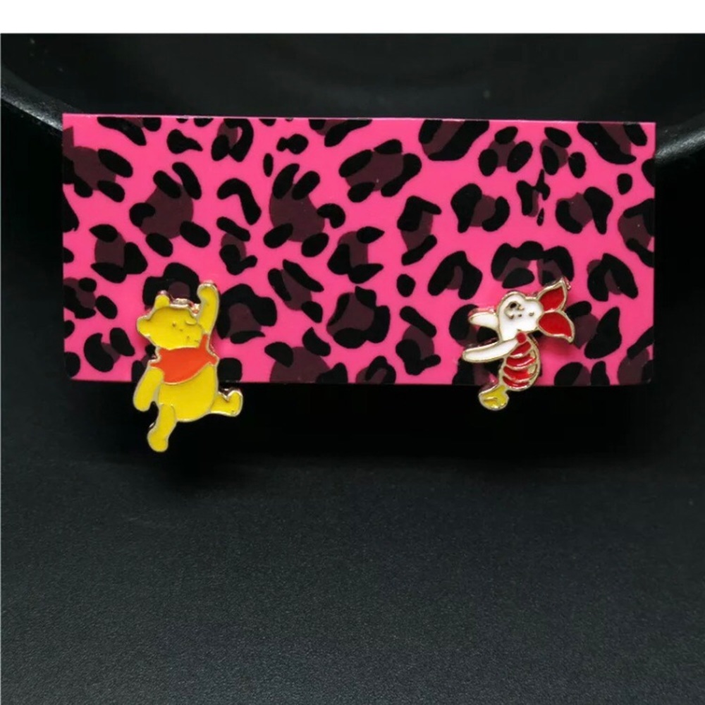 B J Winnie the Pooh stud earrings
